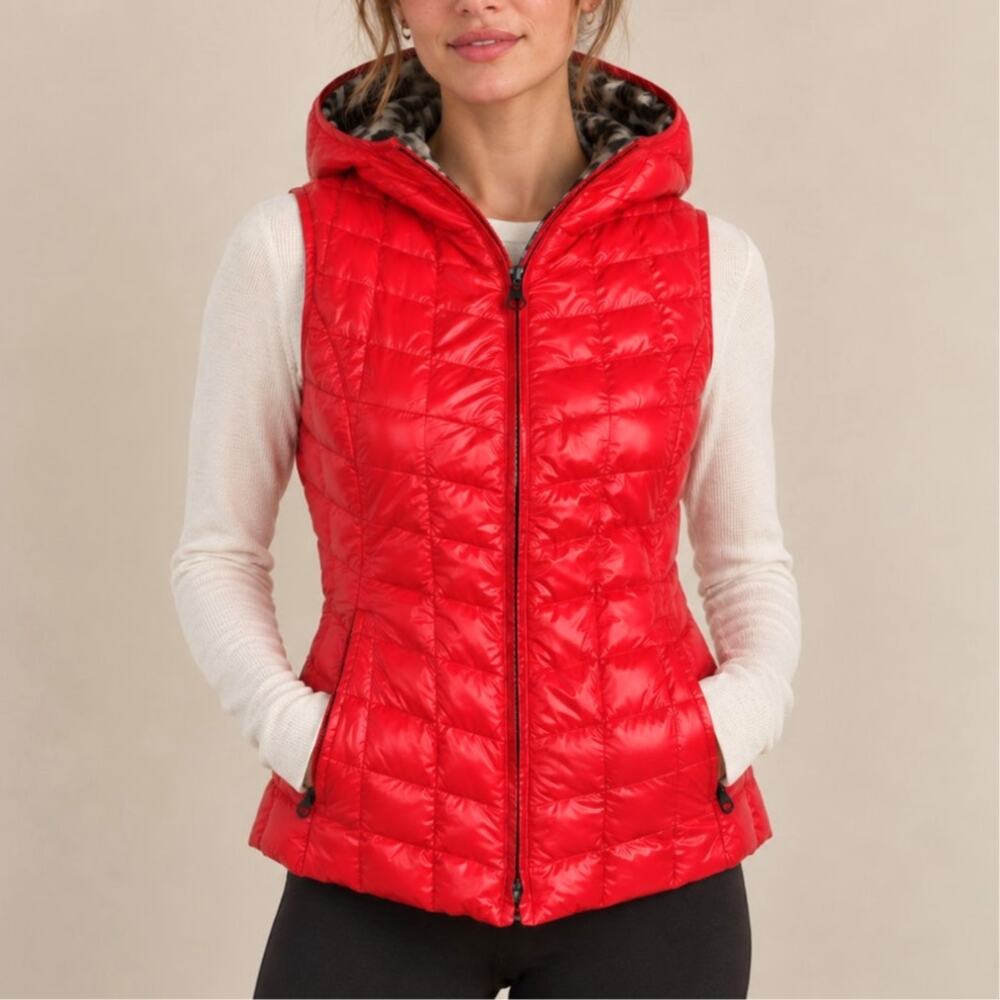 Obermeyer Womenās Small Red Down Puffer Jacket Hooded Vest Leopard Print Ski